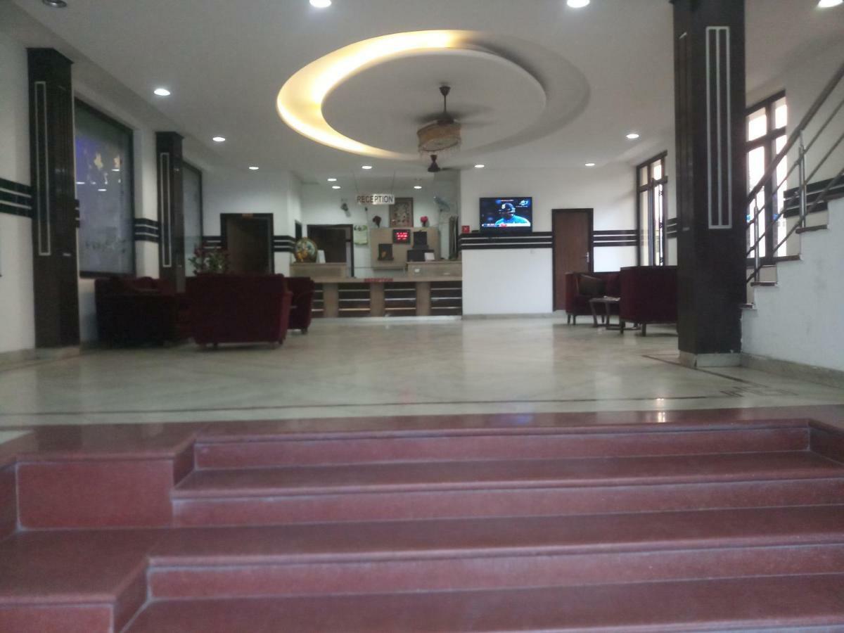 Hotel Vindhwashni Haldwāni Exterior foto